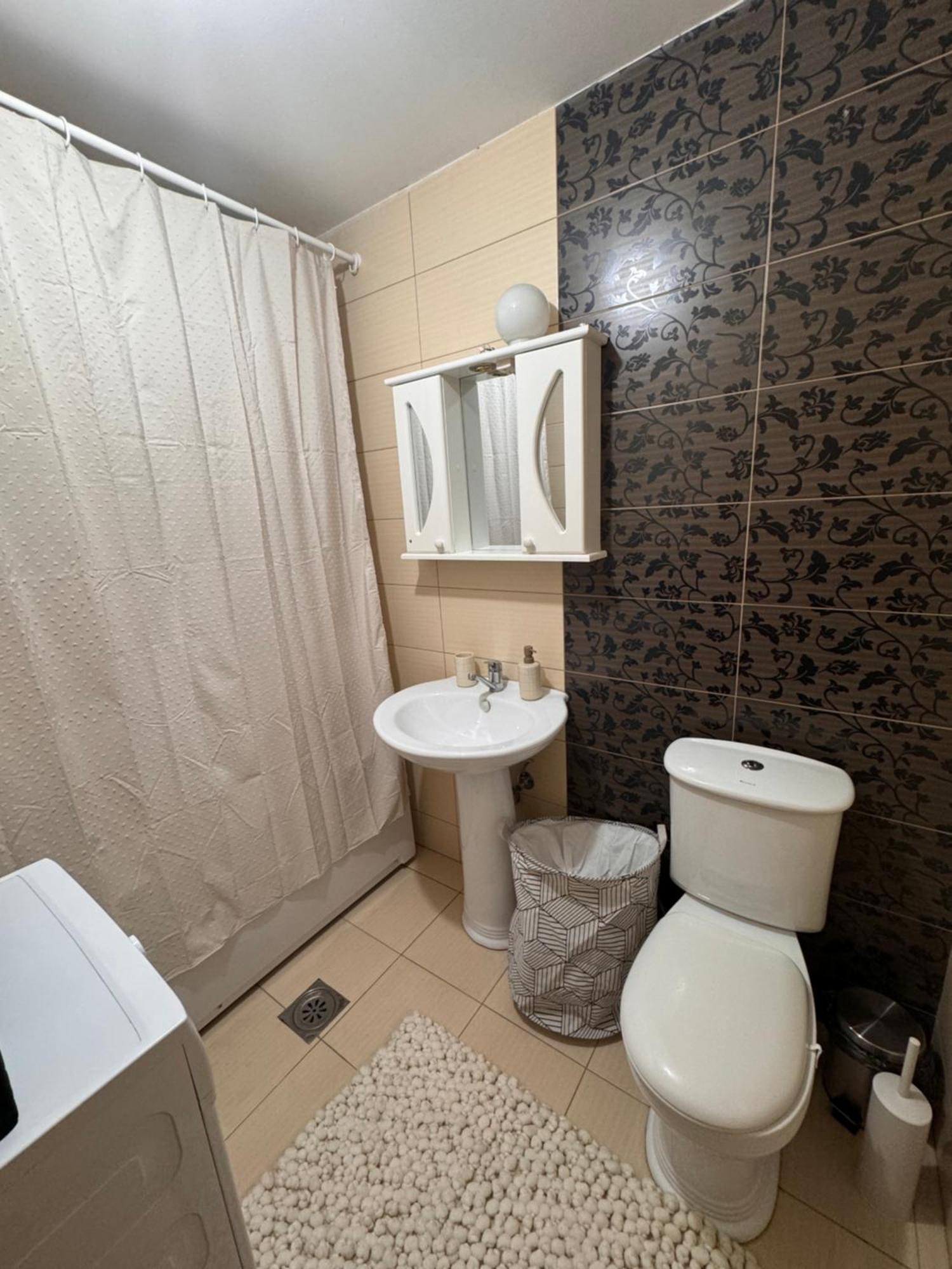Big Spacious Apartment In Pej Center With Wi-Fi Peje Exterior photo