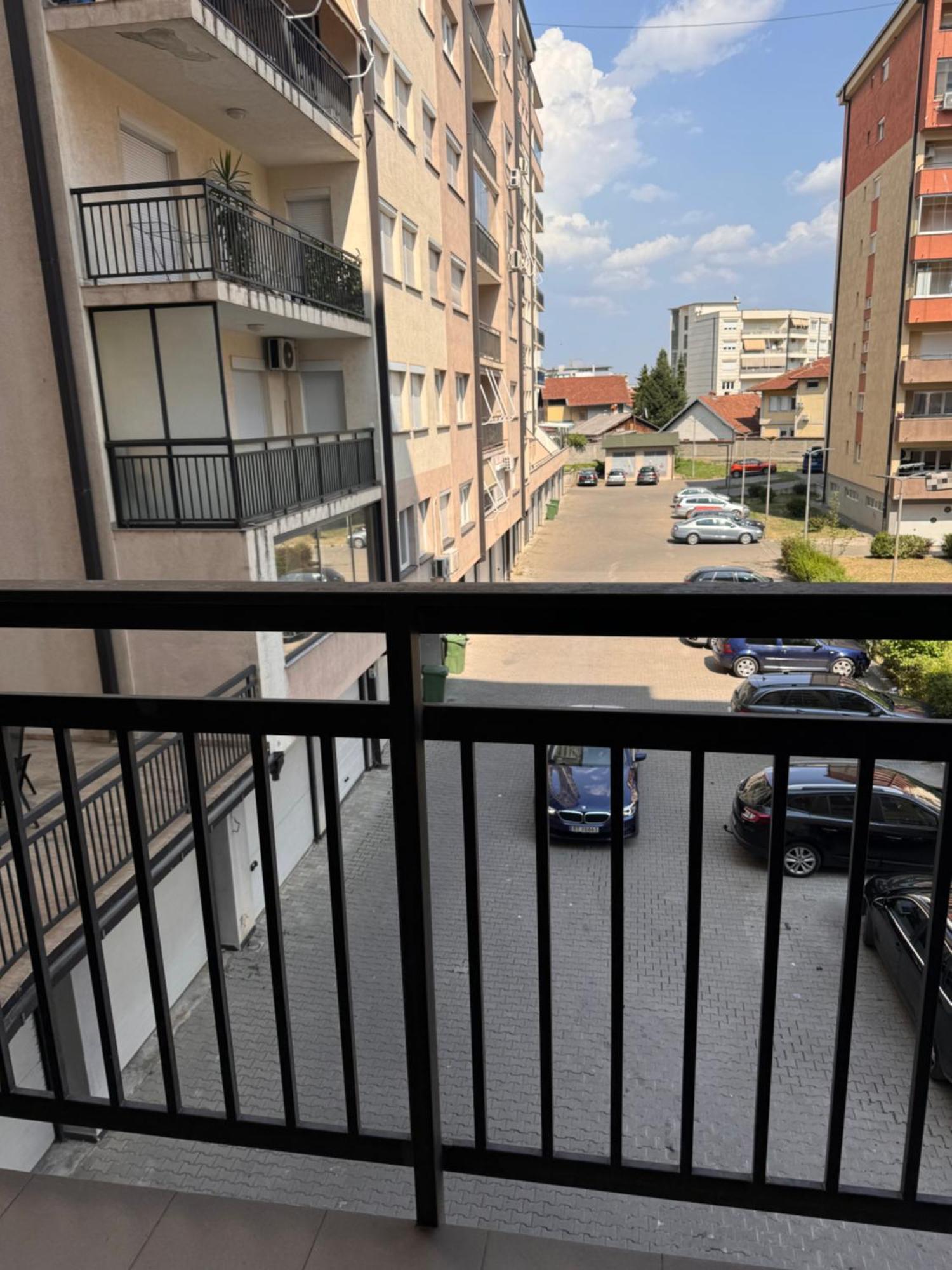 Big Spacious Apartment In Pej Center With Wi-Fi Peje Exterior photo